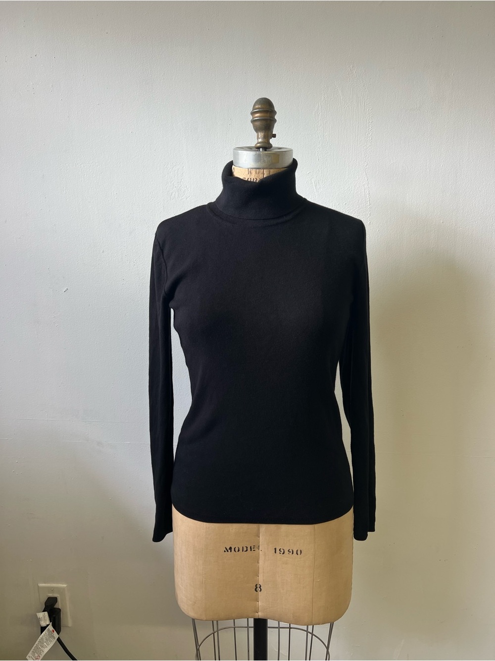 'S Max Mara Black Turtleneck Sweater - Classic Women's Knit